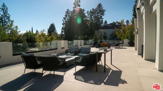 2509 Cardigan Court, Los Angeles, CA 90077