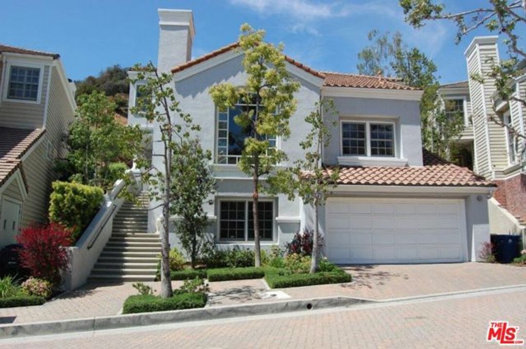 2509 Cardigan Court, Los Angeles, CA 90077