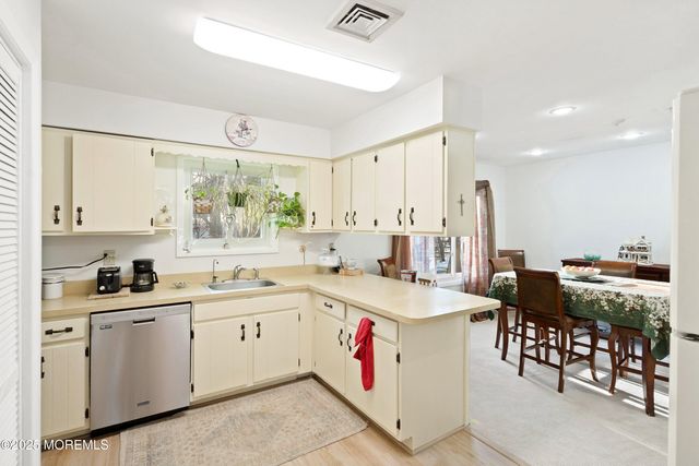 160 Glendale Drive, Freehold, NJ 07728