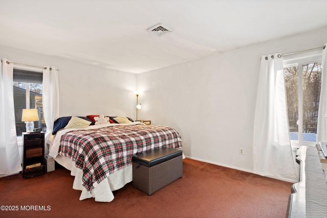 160 Glendale Drive, Freehold, NJ 07728