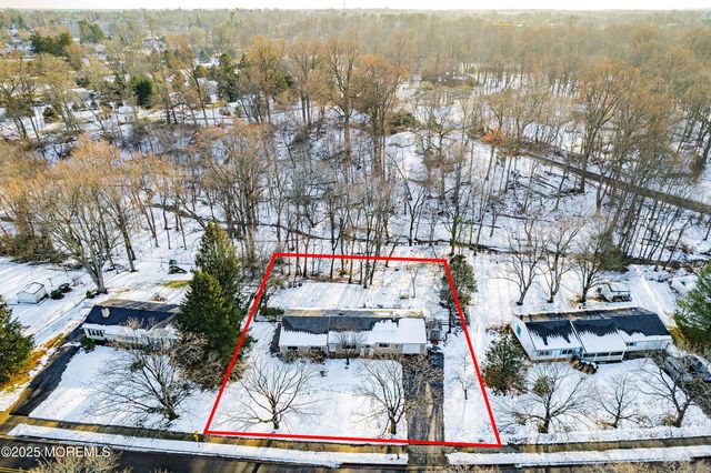 160 Glendale Drive, Freehold, NJ 07728