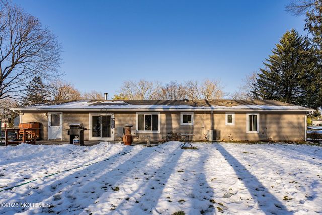 160 Glendale Drive, Freehold, NJ 07728