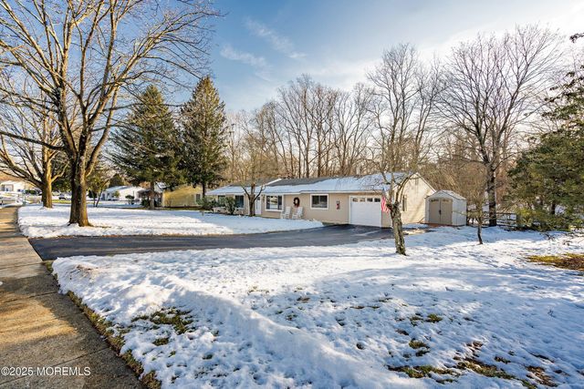 160 Glendale Drive, Freehold, NJ 07728