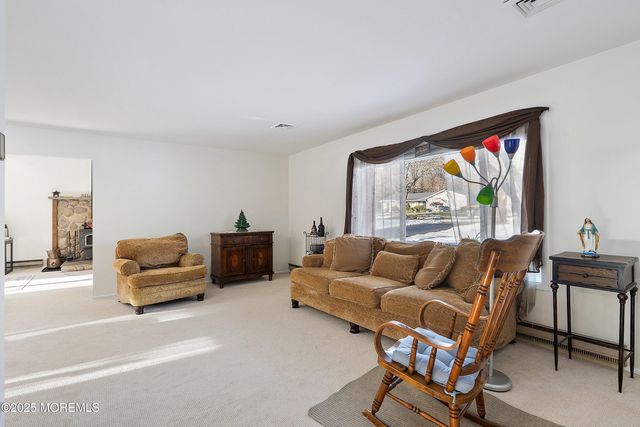 160 Glendale Drive, Freehold, NJ 07728