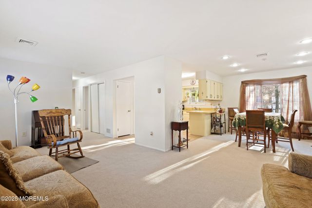 160 Glendale Drive, Freehold, NJ 07728