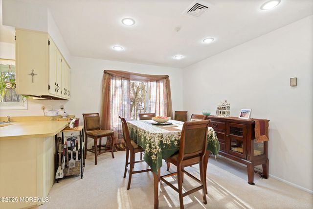 160 Glendale Drive, Freehold, NJ 07728