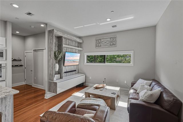 3012 W BARCELONA STREET 2, Tampa, FL 33629