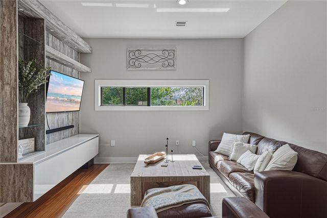 3012 W BARCELONA STREET 2, Tampa, FL 33629