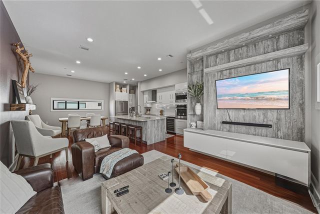 3012 W BARCELONA STREET 2, Tampa, FL 33629