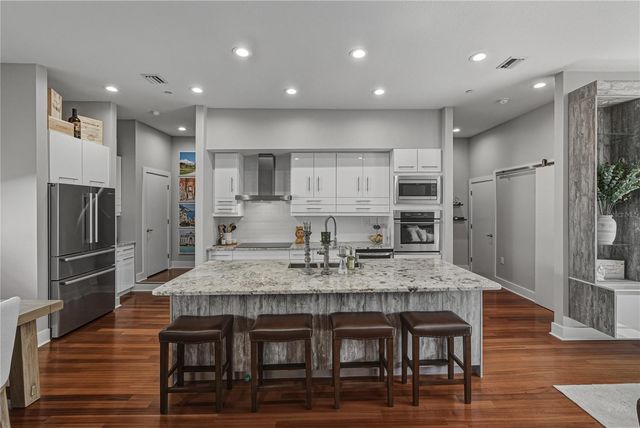 3012 W BARCELONA STREET 2, Tampa, FL 33629