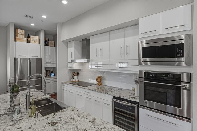 3012 W BARCELONA STREET 2, Tampa, FL 33629