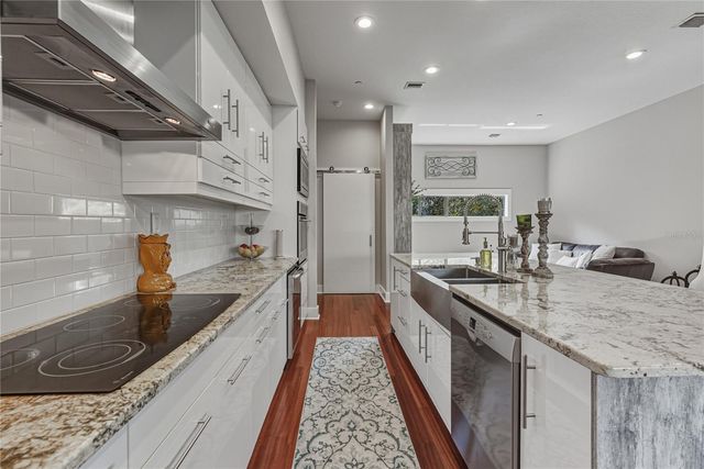 3012 W BARCELONA STREET 2, Tampa, FL 33629