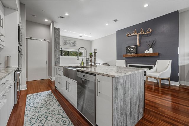 3012 W BARCELONA STREET 2, Tampa, FL 33629