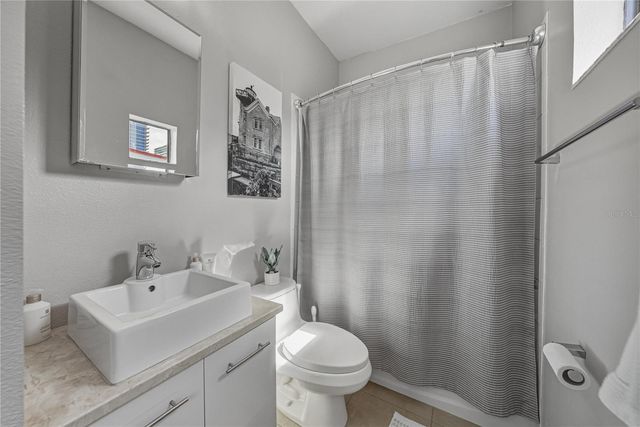 3012 W BARCELONA STREET 2, Tampa, FL 33629