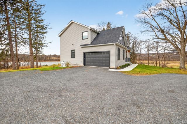 2 Lakeside Court, Westtown, NY 10998