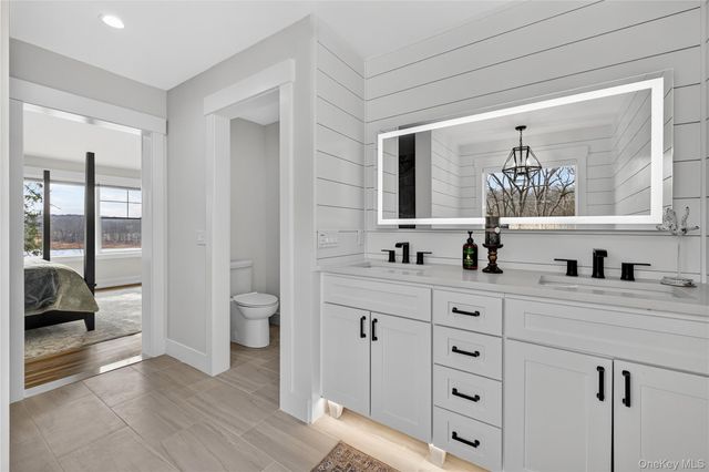2 Lakeside Court, Westtown, NY 10998