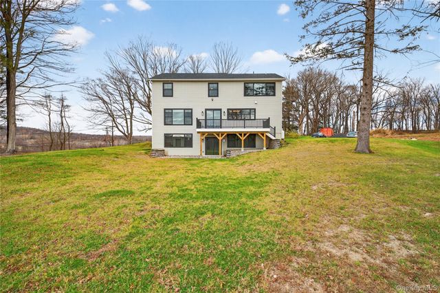 2 Lakeside Court, Westtown, NY 10998