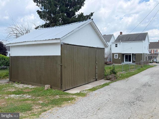 229 2ND AVE, Hanover, PA 17331