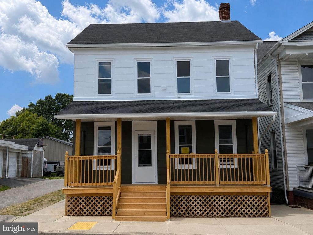 229 2ND AVE, Hanover, PA 17331