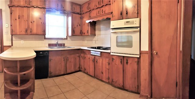 5305 Ammons Street, Haltom City, TX 76117