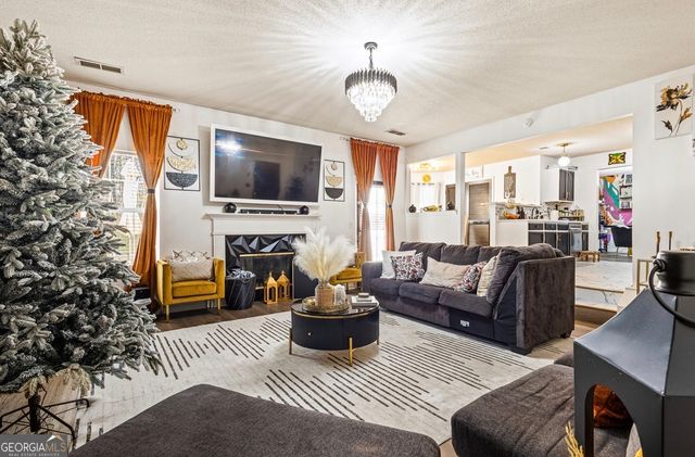 6585 Manor Creek Drive, Douglasville, GA 30135