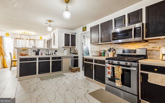 6585 Manor Creek Drive, Douglasville, GA 30135