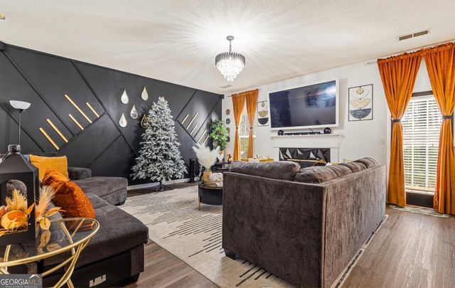 6585 Manor Creek Drive, Douglasville, GA 30135