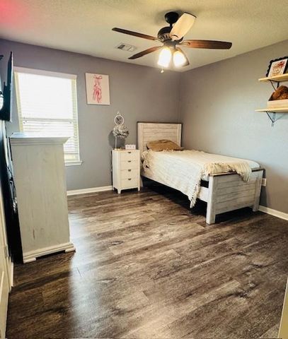 29 Coconut Palms Court, Manvel, TX 77578