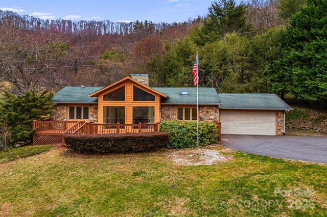 111 S Valley View Drive, Mars Hill, NC 28754