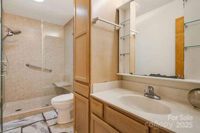 111 S Valley View Drive, Mars Hill, NC 28754