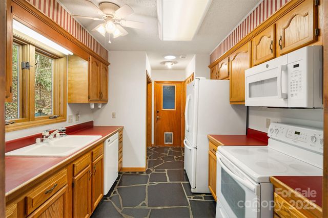 111 S Valley View Drive, Mars Hill, NC 28754