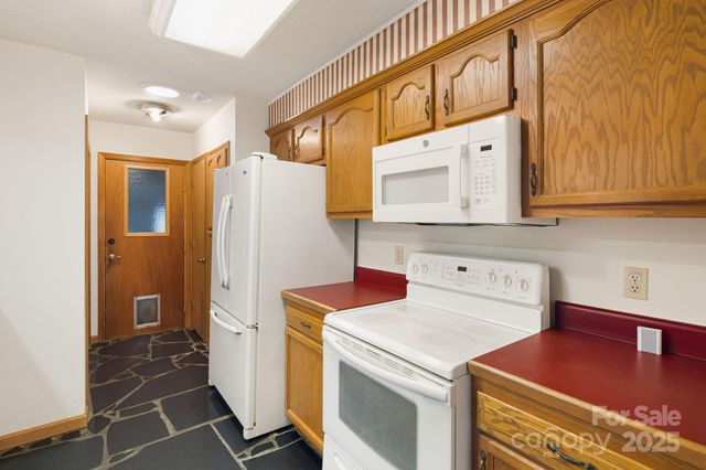 111 S Valley View Drive, Mars Hill, NC 28754