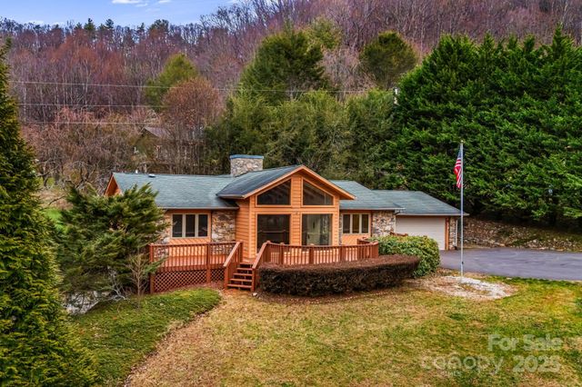111 S Valley View Drive, Mars Hill, NC 28754