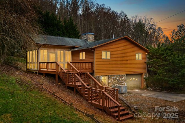 111 S Valley View Drive, Mars Hill, NC 28754