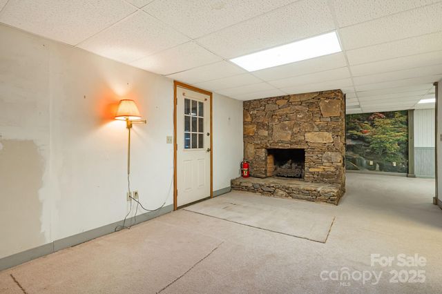 111 S Valley View Drive, Mars Hill, NC 28754