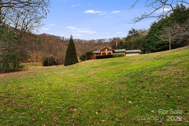 111 S Valley View Drive, Mars Hill, NC 28754