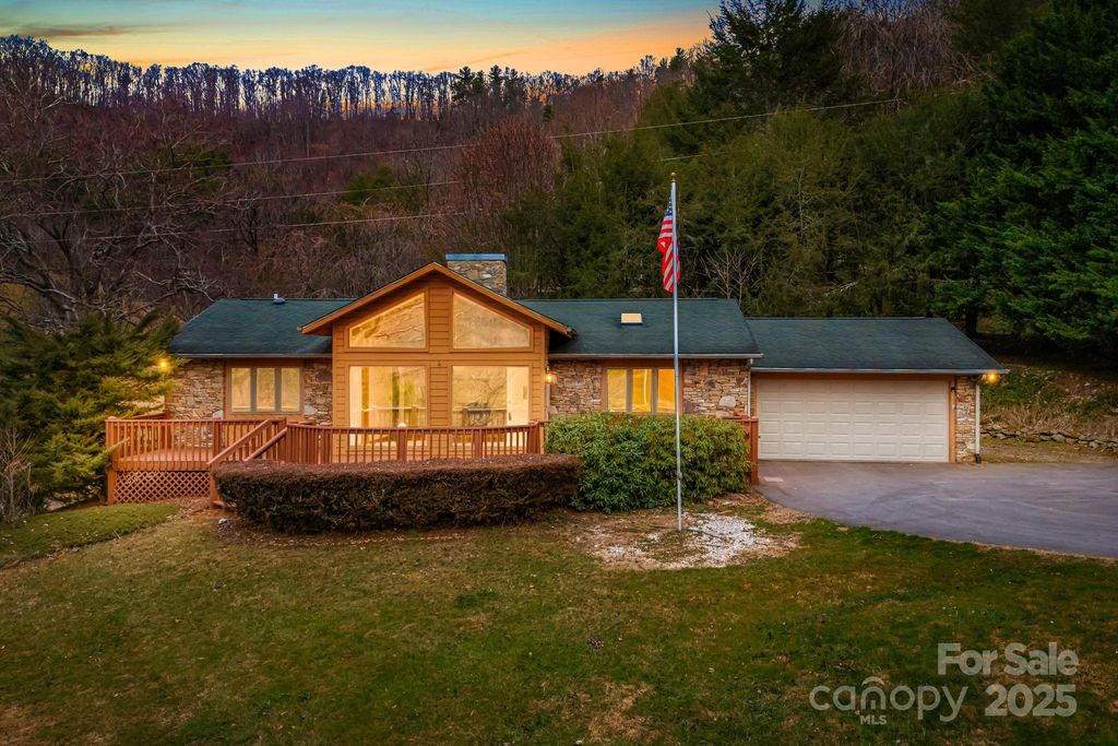 111 S Valley View Drive, Mars Hill, NC 28754