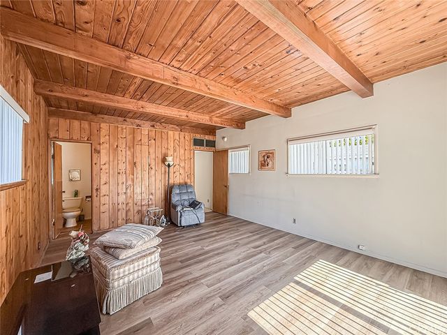 6318 Cartwright Avenue, North Hollywood, CA 91606