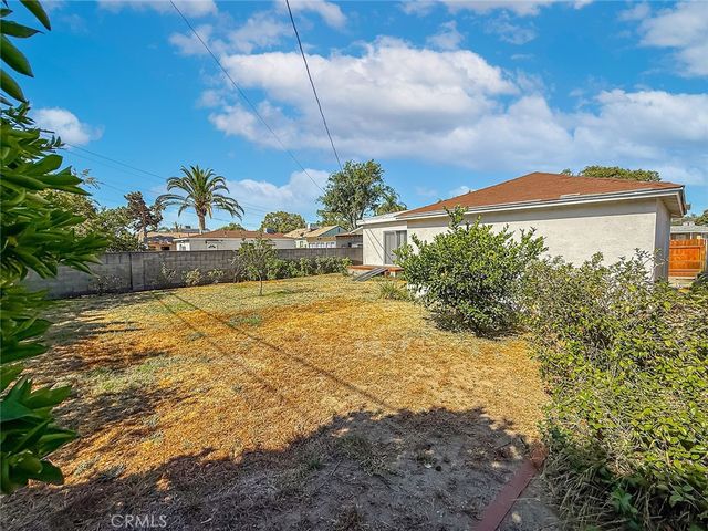 6318 Cartwright Avenue, North Hollywood, CA 91606
