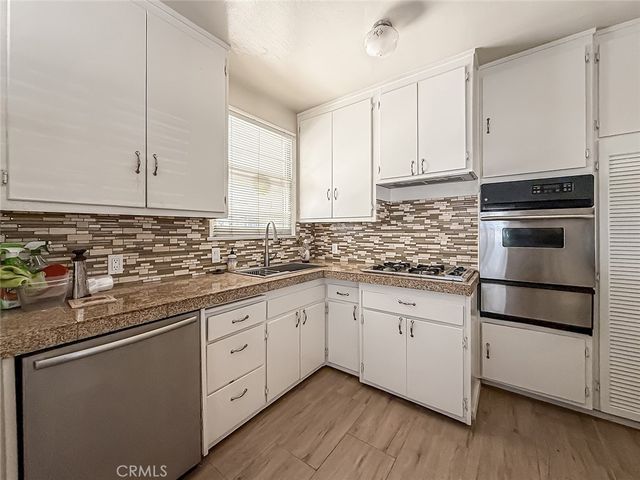 6318 Cartwright Avenue, North Hollywood, CA 91606