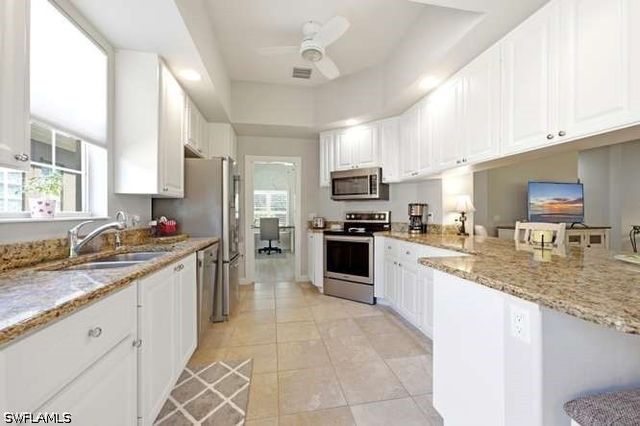 2314 Heydon CIR W, Naples, FL 34120