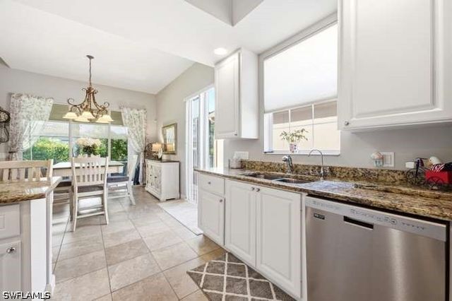 2314 Heydon CIR W, Naples, FL 34120