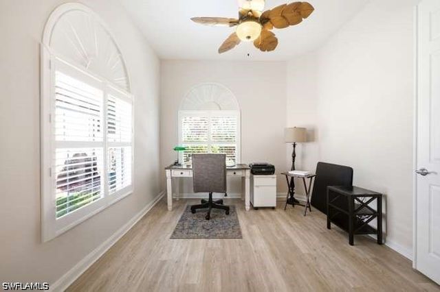 2314 Heydon CIR W, Naples, FL 34120
