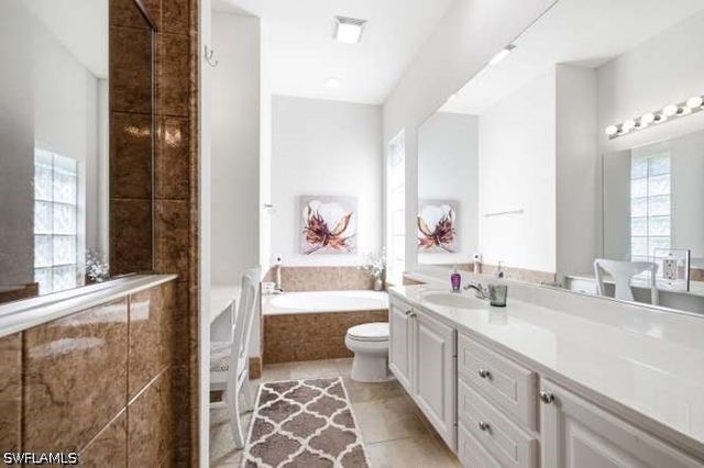 2314 Heydon CIR W, Naples, FL 34120