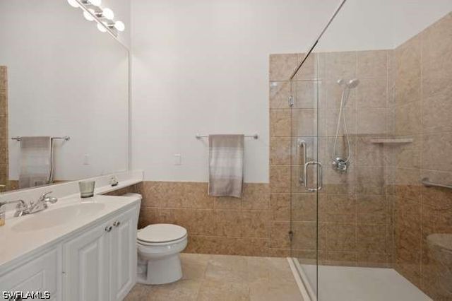 2314 Heydon CIR W, Naples, FL 34120