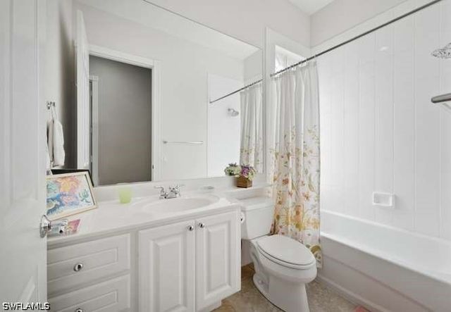 2314 Heydon CIR W, Naples, FL 34120