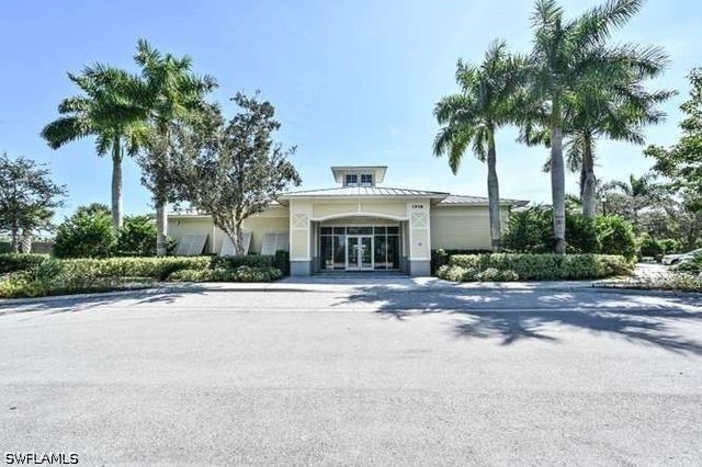 2314 Heydon CIR W, Naples, FL 34120