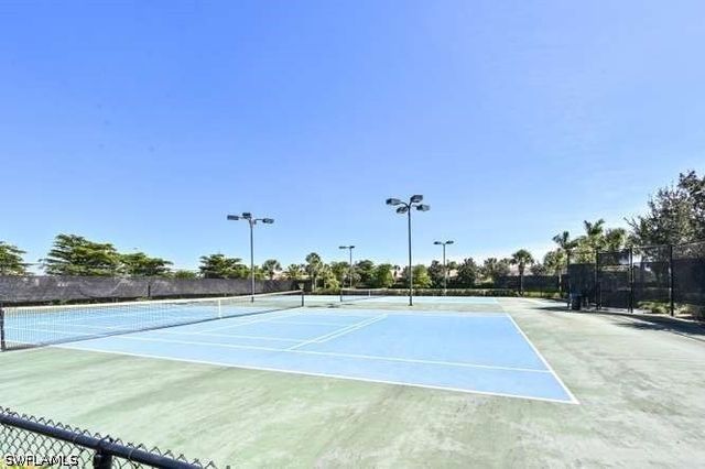 2314 Heydon CIR W, Naples, FL 34120