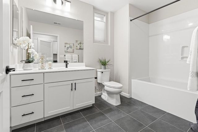 382 Llano De Los Robles Avenue 7, San Jose, CA 95136