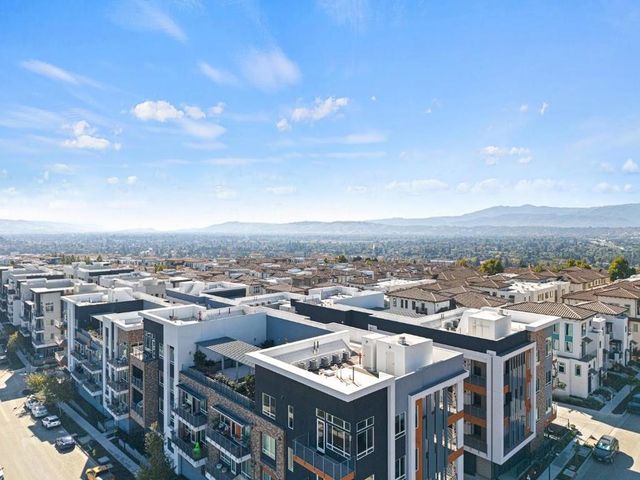 382 Llano De Los Robles Avenue 7, San Jose, CA 95136